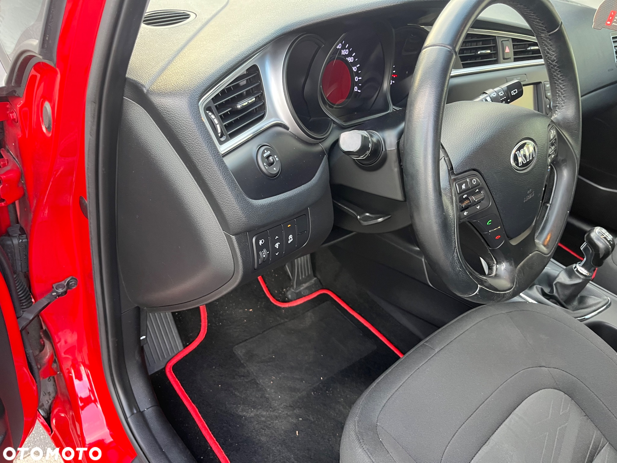 Kia Ceed 1.6 GDI Dream-Team Edition - 16