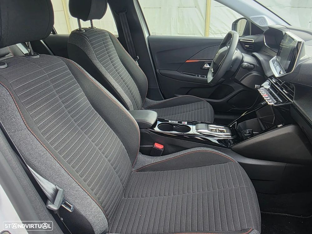 Peugeot e-208 Allure - 19