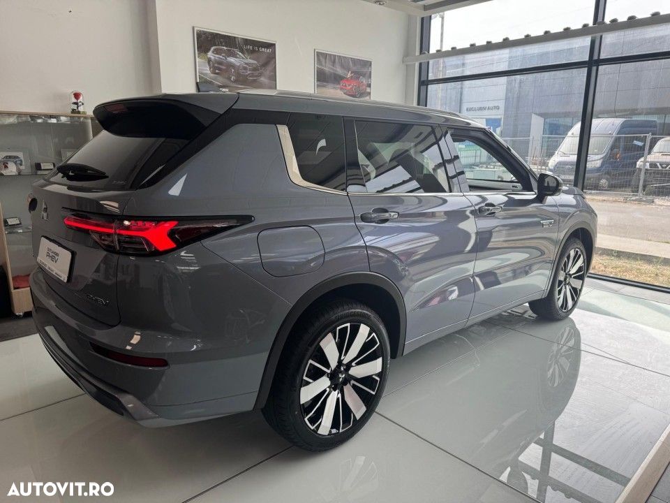 Mitsubishi Outlander - 4