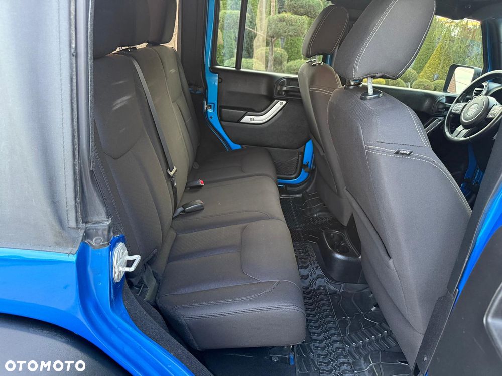 Jeep Wrangler Unlimited 2.8 CRD Automatik Rubicon - 16