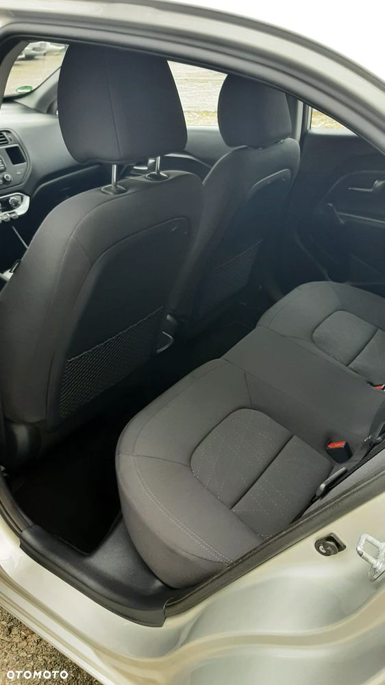 Kia Rio 1.2 Attract - 17