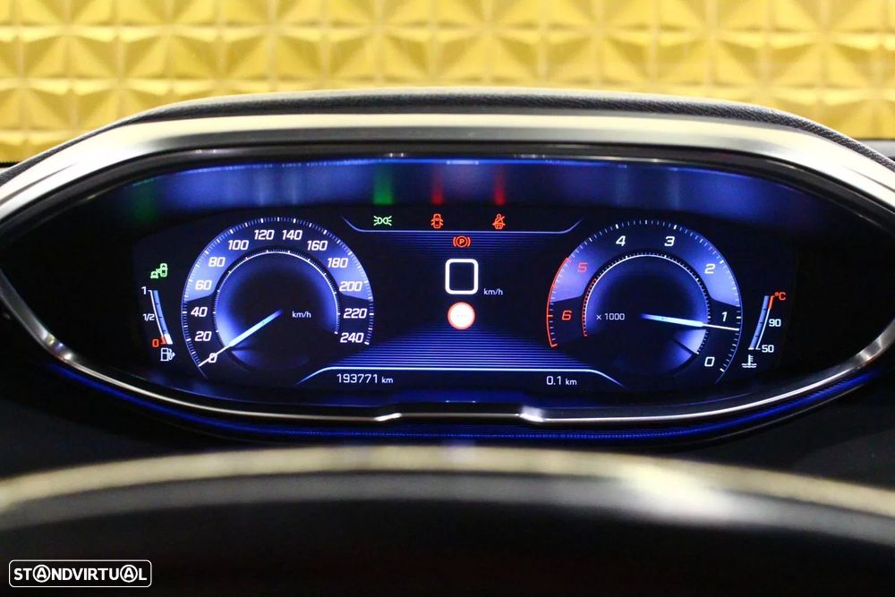 Peugeot 3008 1.5 BlueHDi Allure - 26