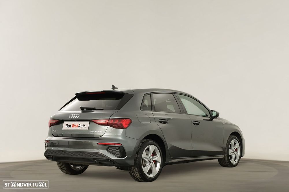 Audi A3 Sportback 45 TFSIe S line - 4