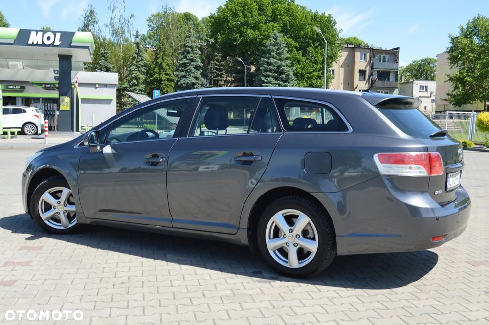 Toyota Avensis 2.0 D-4D Sol - 20