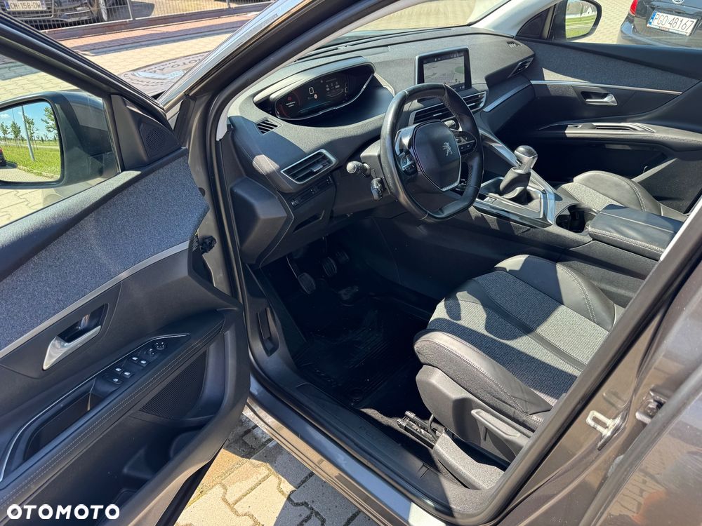 Peugeot 5008 1.6 BlueHDi Allure 7os - 17