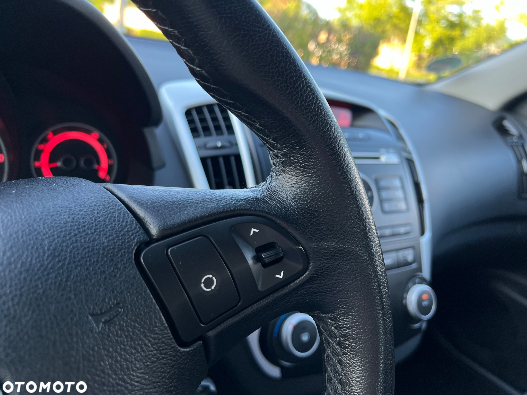 Kia Ceed 1.4 CVVT Dream-Team Edition - 32