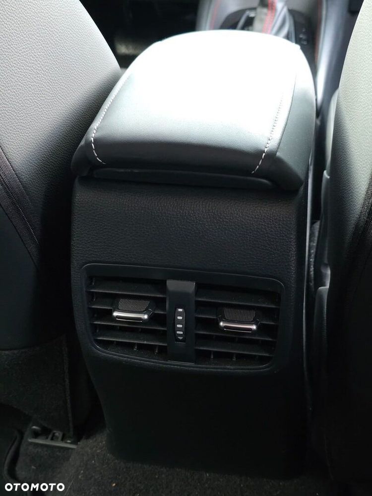Toyota Corolla 2.0 Hybrid GR Sport Dynamic - 23