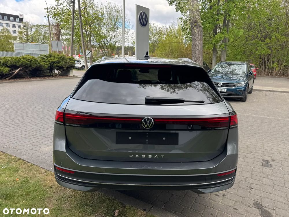 Volkswagen Passat Variant 2.0 TDI SCR Business Plus DSG - 6