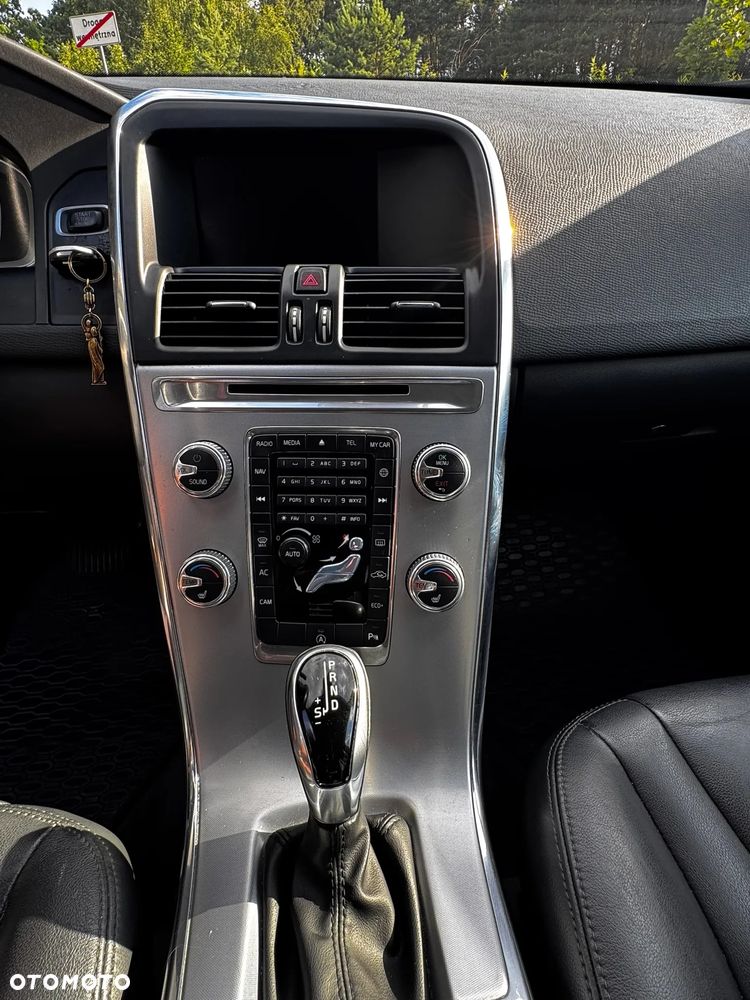 Volvo XC 60 D3 Drive-E Summum - 6