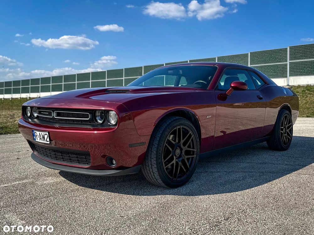 Dodge Challenger - 2