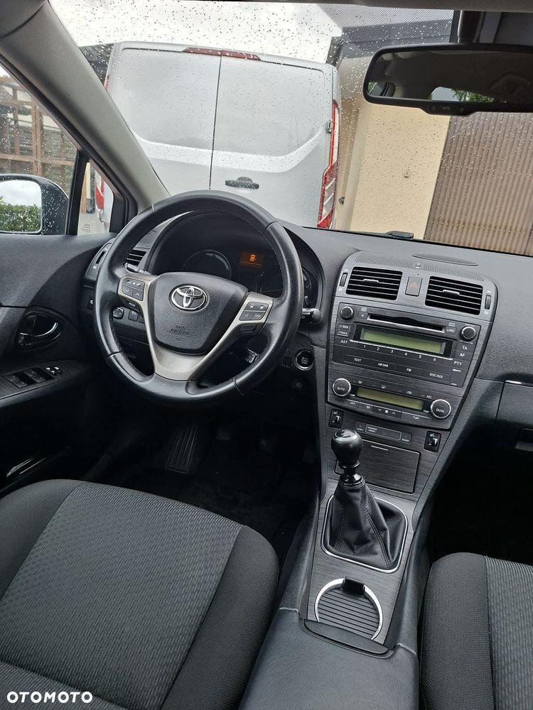 Toyota Avensis 1.8 Sol - 11