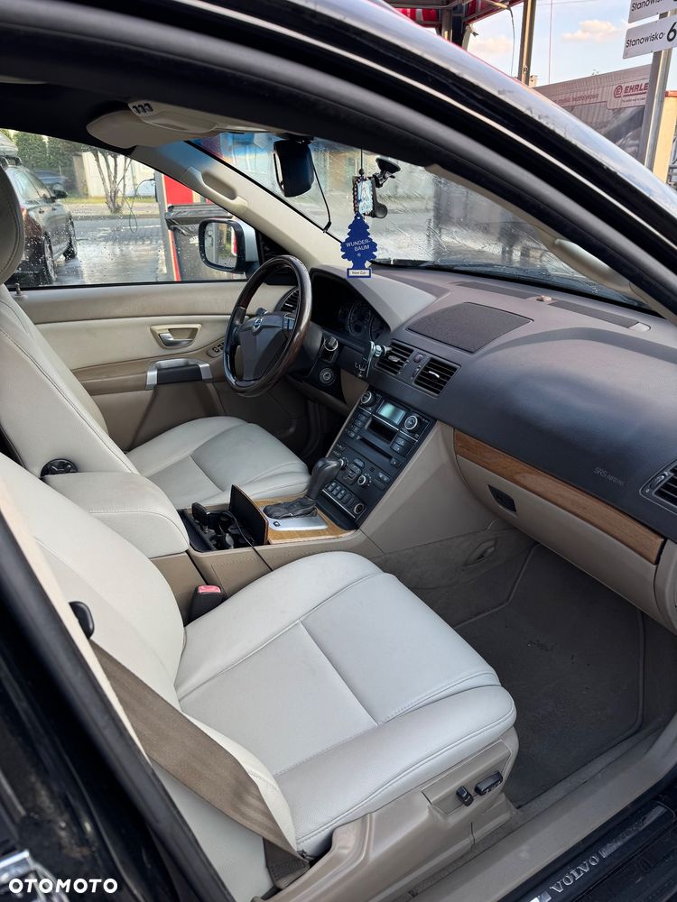 Volvo XC 90 - 9