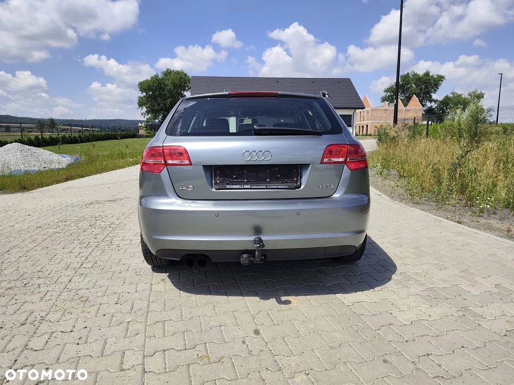 Audi A3 Sportback 1.8 TFSI Attraction S tronic - 5