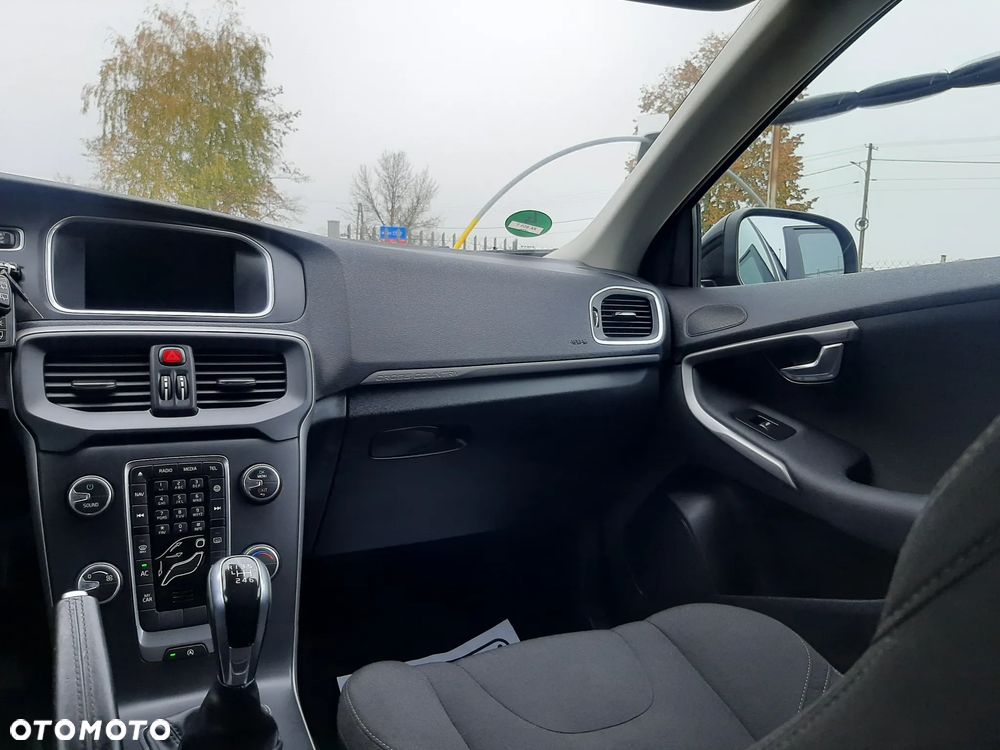 Volvo V40 Cross Country D2 Momentum - 16
