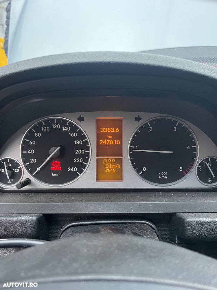 Mercedes-Benz B - 12