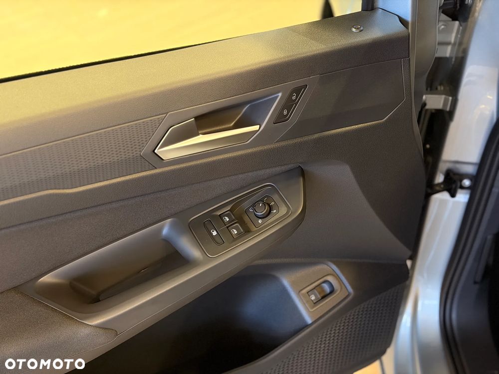 Ford Transit Connect - 28