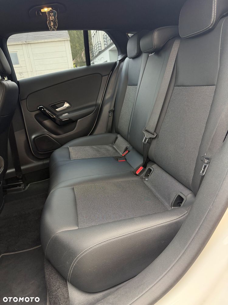 Mercedes-Benz CLA 180 7G-DCT Edition 2020 - 14