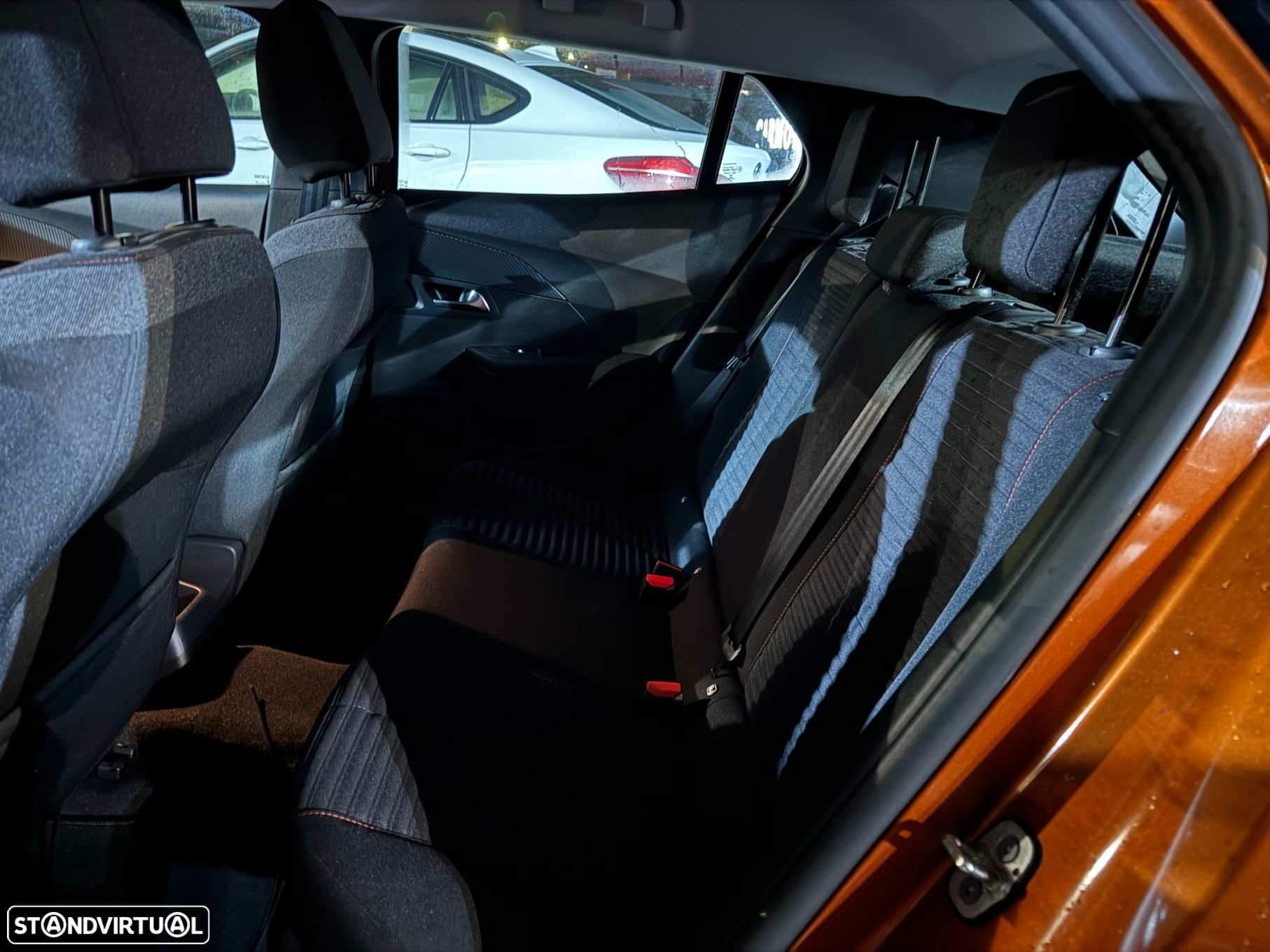 Peugeot 2008 1.2 PureTech Active Pack - 38