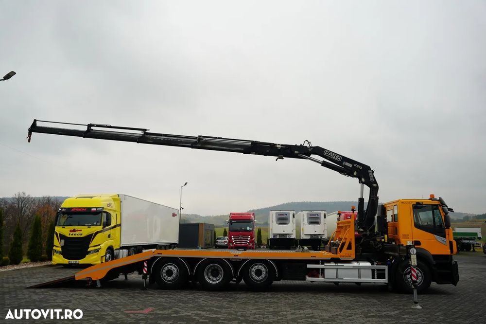 Iveco STRALIS 420 / 8x2 / PLATFORMĂ (CAMION DE RECUPERARE) - 8,85 M / MACARAUĂ FASSI F 275A / CAPACITATE MAXIMĂ DE RIDICARE: 9.200 KG / 2 PUNȚI RIDICABILE / PUNȚI VIRATOARE / TROLIU / TELECOMANDĂ - 7
