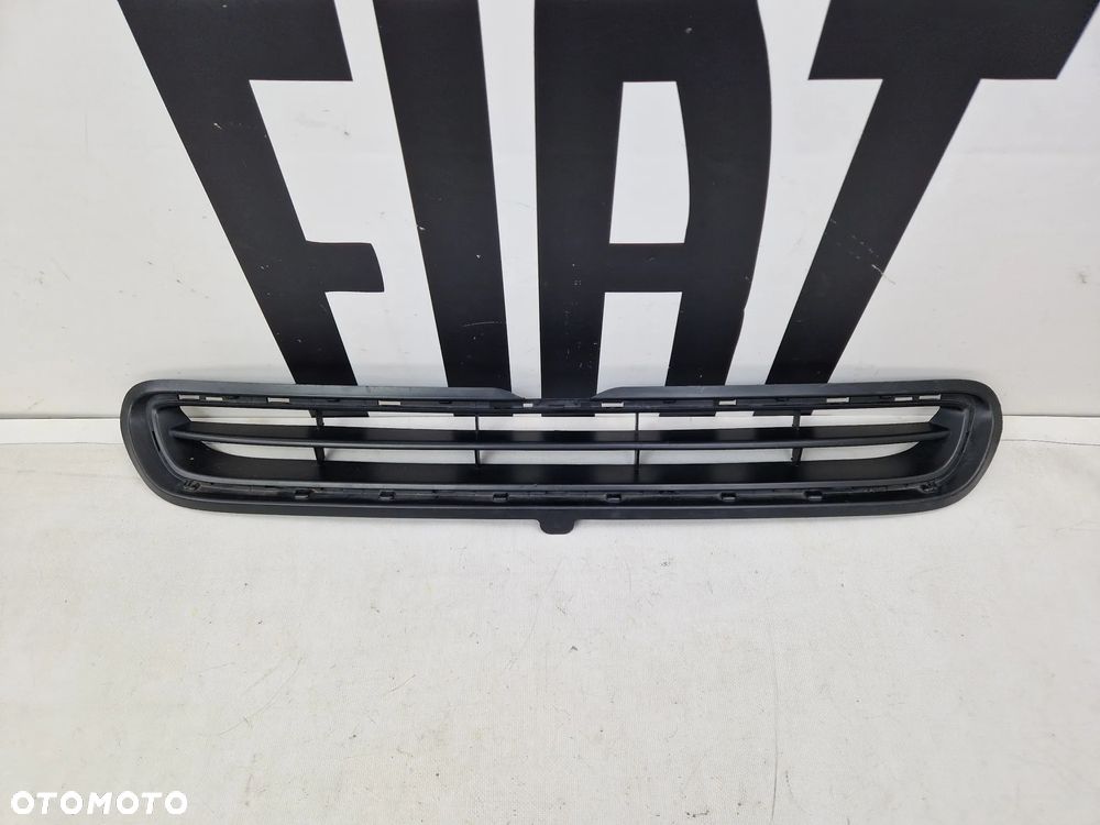Środkowa kratka przedniego zderzaka Fiat 500X - 1
