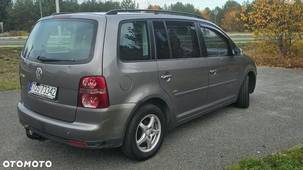 Volkswagen Touran - 1