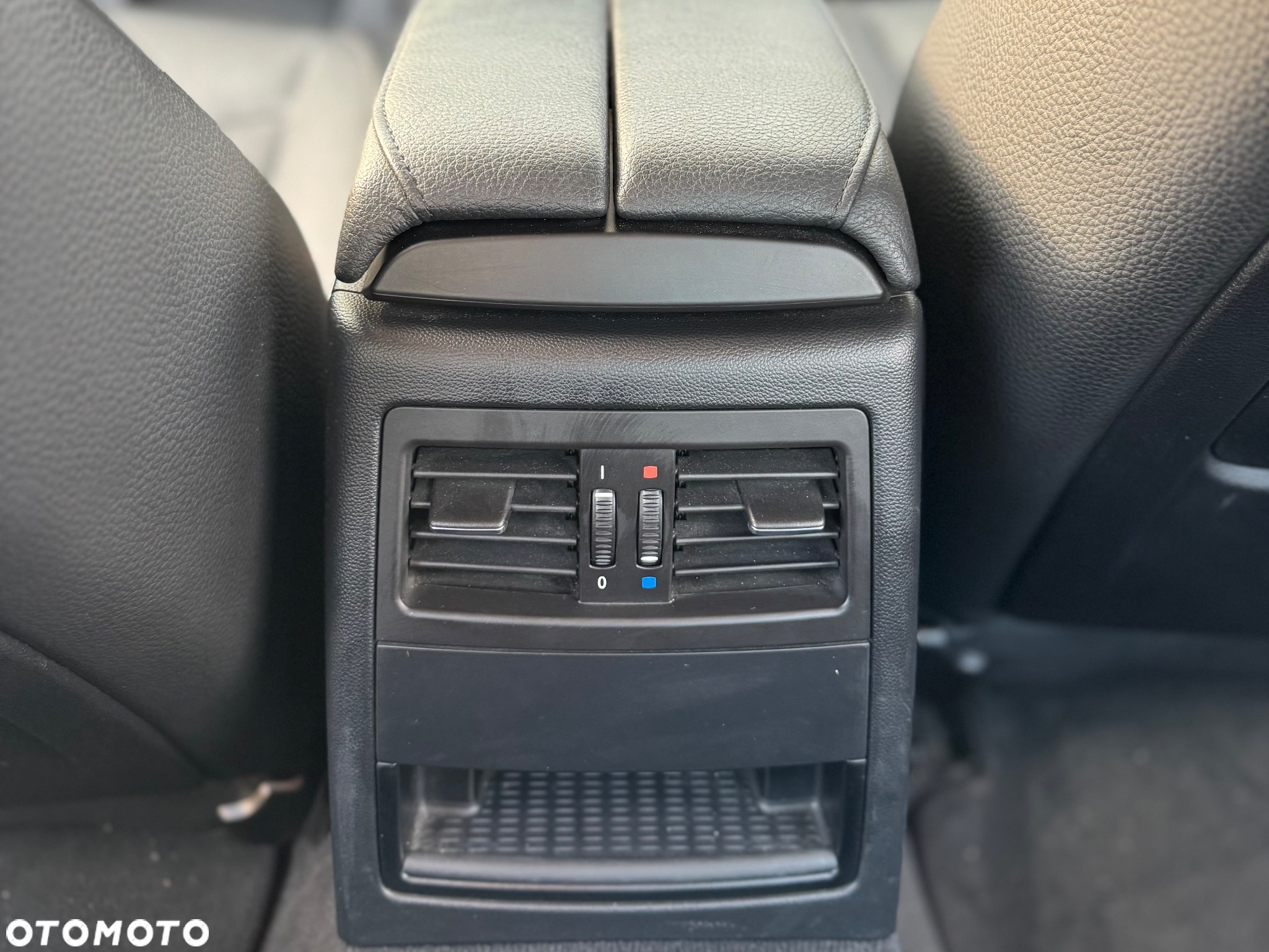 BMW Seria 3 325i - 23