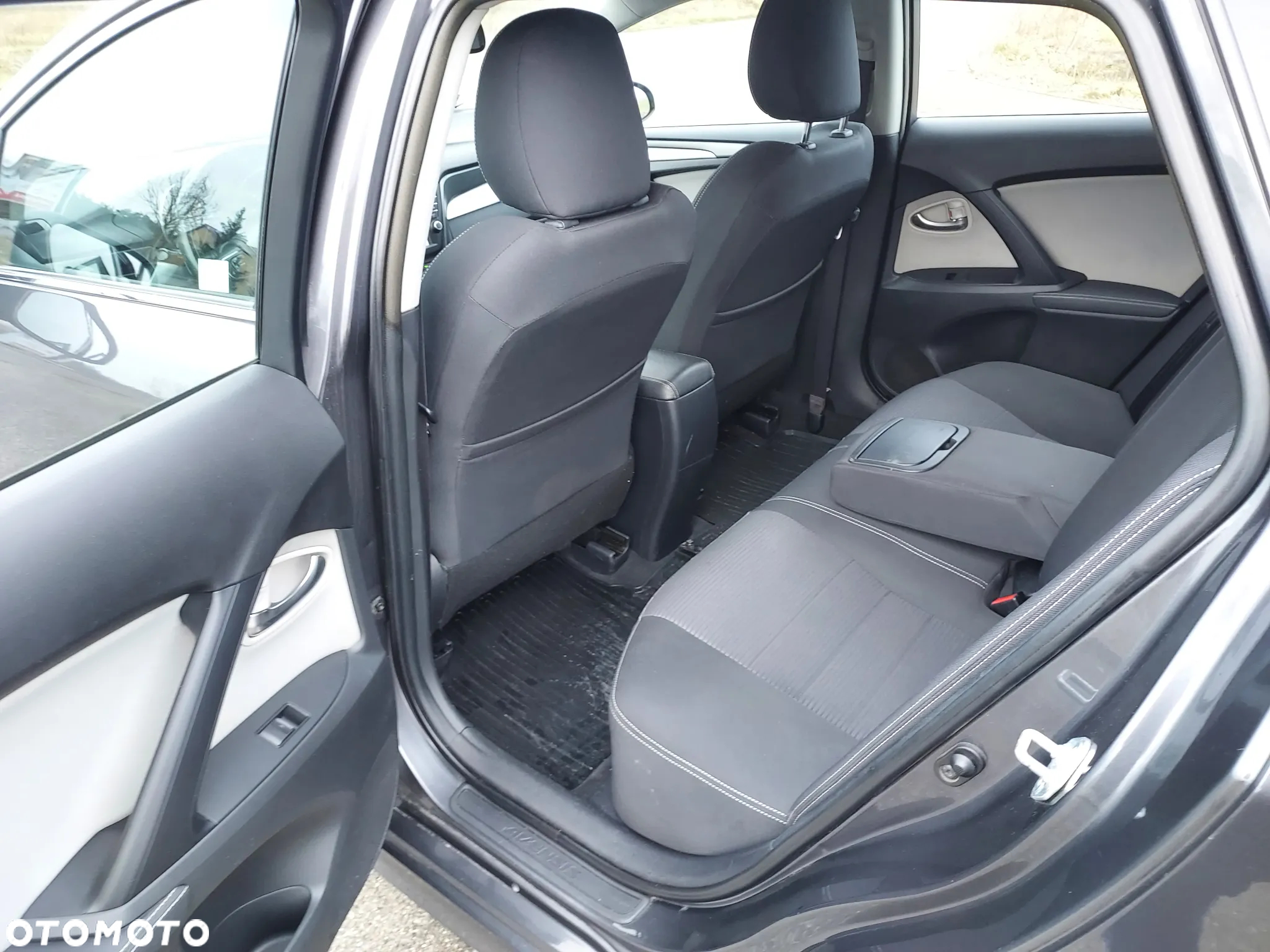 Toyota Avensis 2.0 Premium MS - 17