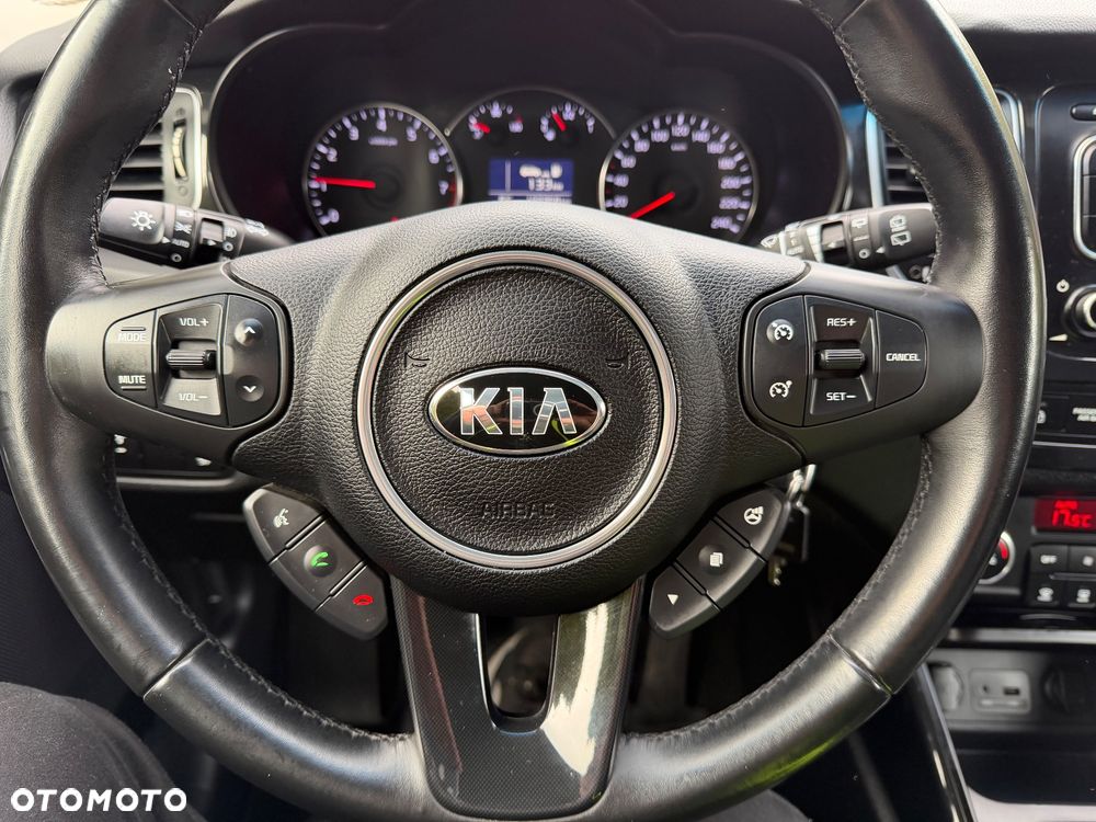 Kia Carens - 7