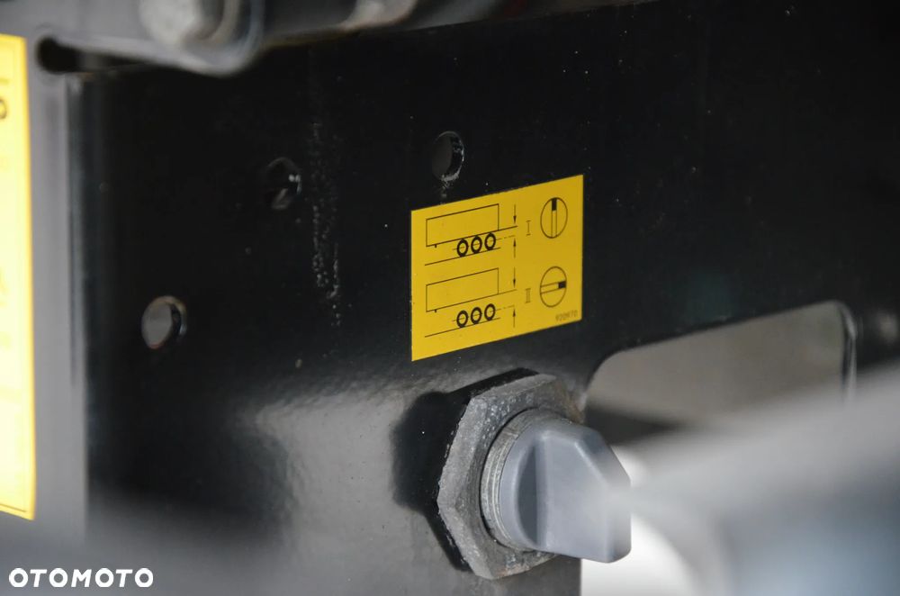 Schmitz Cargobull VARIOS / 2 POZIOMY JAZDY / OŚ PODNOSZONA / DACH POD. / KOSZ PALETOWY / CODE XL / OCYNK / 7390 - 8