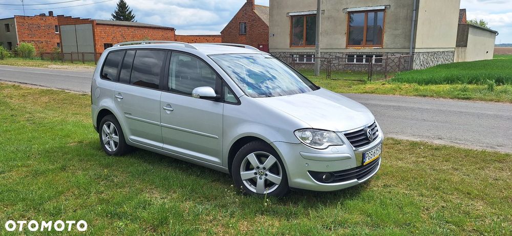 Volkswagen Touran 2.0 TDI DPF DSG United - 3