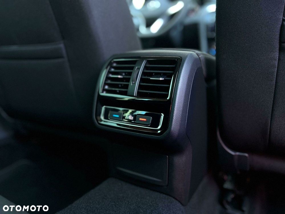 Volkswagen Passat 1.5 TSI EVO Business DSG - 22