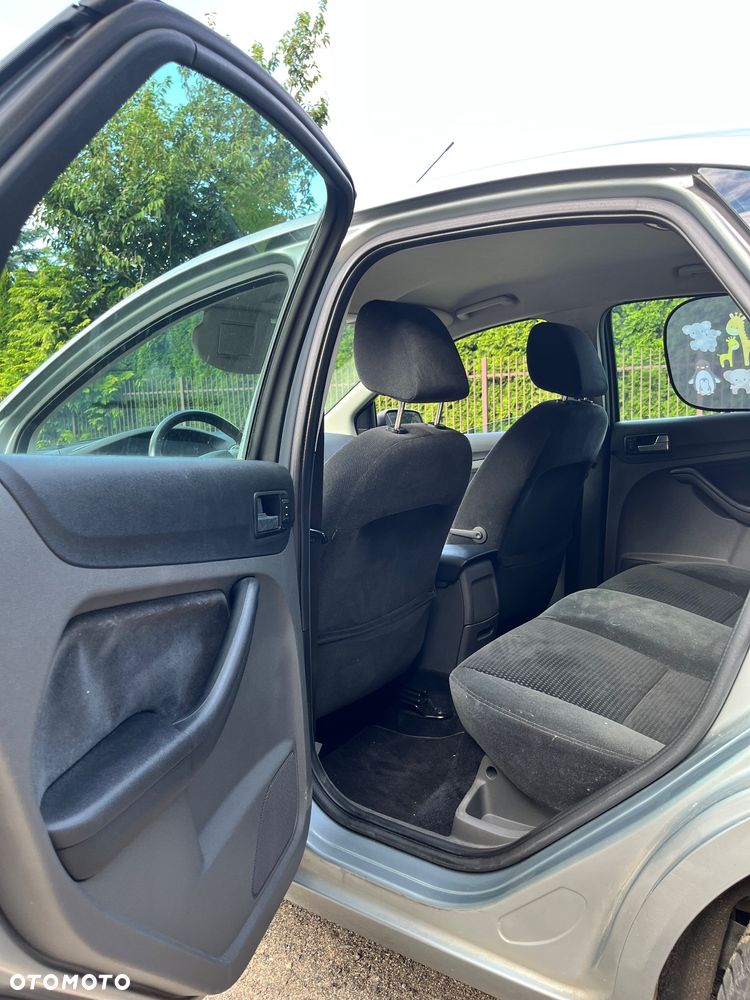 Ford Focus 1.6 16V Ghia - 17