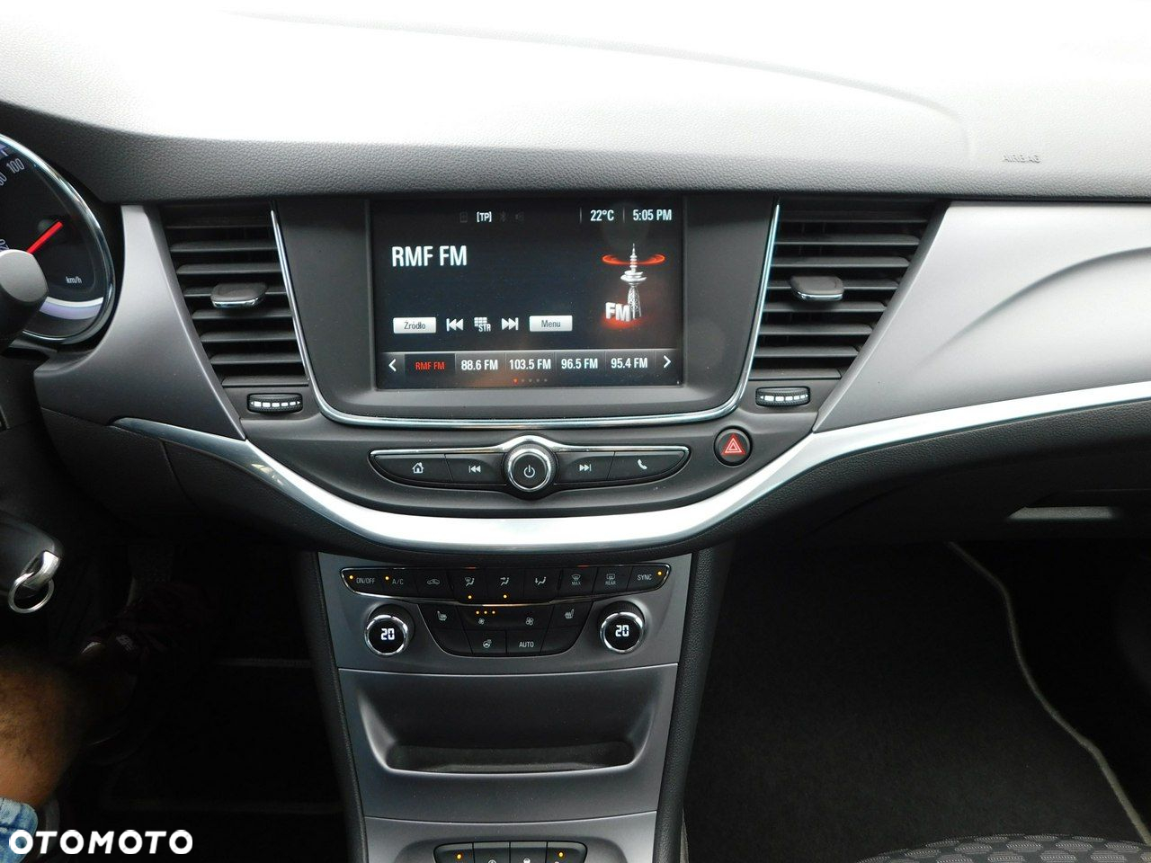 Opel Astra V 1.4 T Dynamic S&S - 17