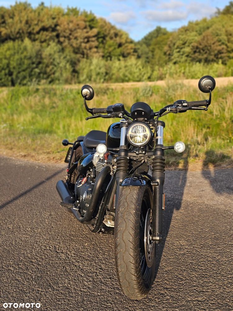 Triumph Bonneville Bobber - 6