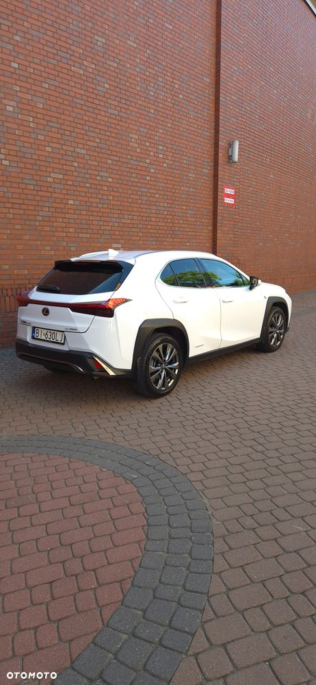 Lexus UX - 5