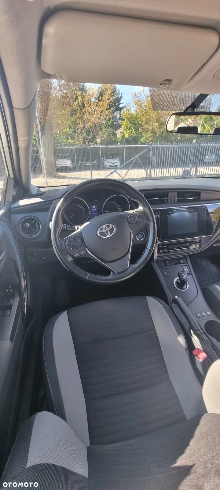Toyota Auris - 13