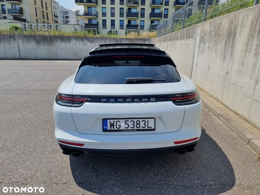 Porsche Panamera 4 e-Hybrid Sport Turismo - 9