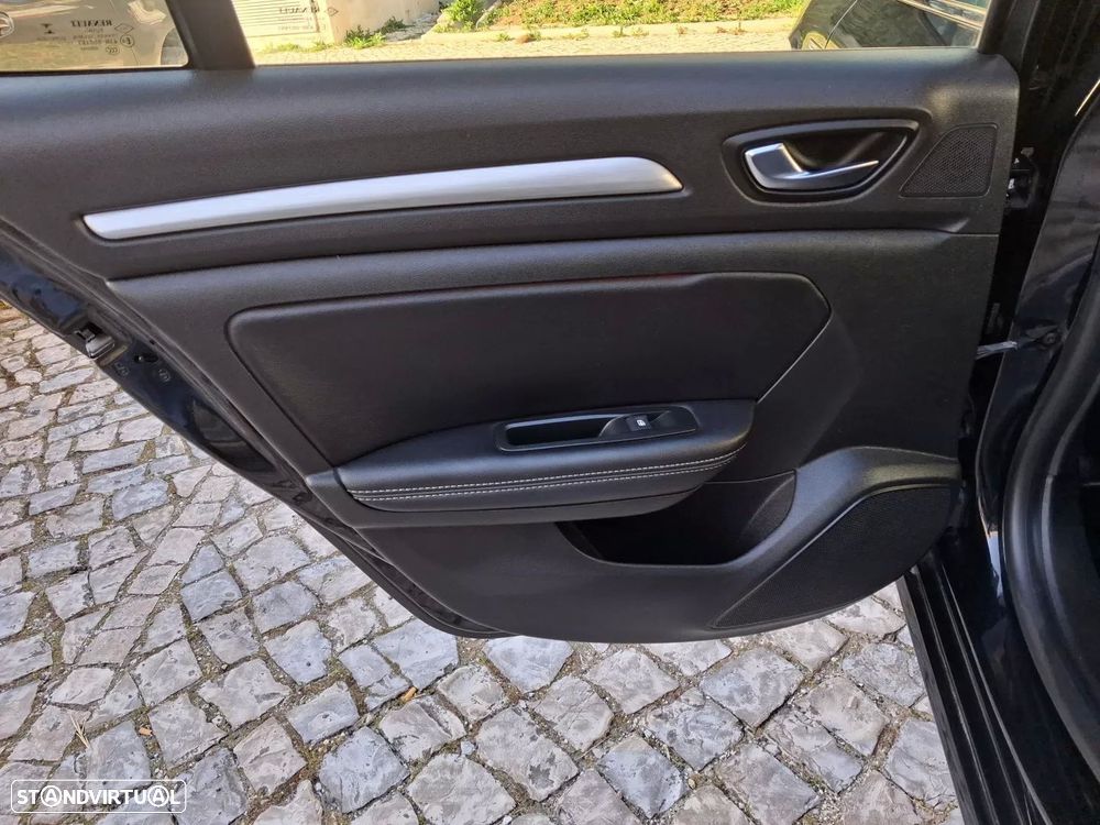Renault Mégane Sport Tourer 1.5 dCi Dynamique S SS — fotografia 14
