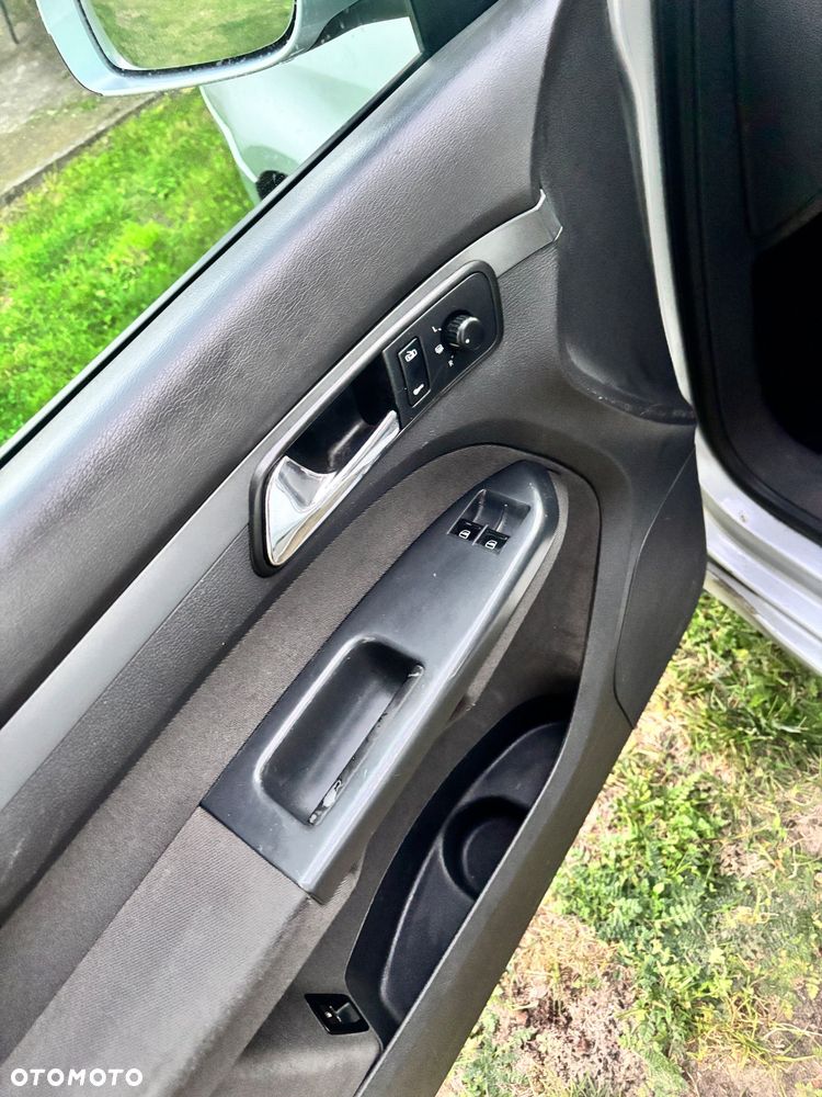 Volkswagen Touran 1.9 TDI Highline - 17