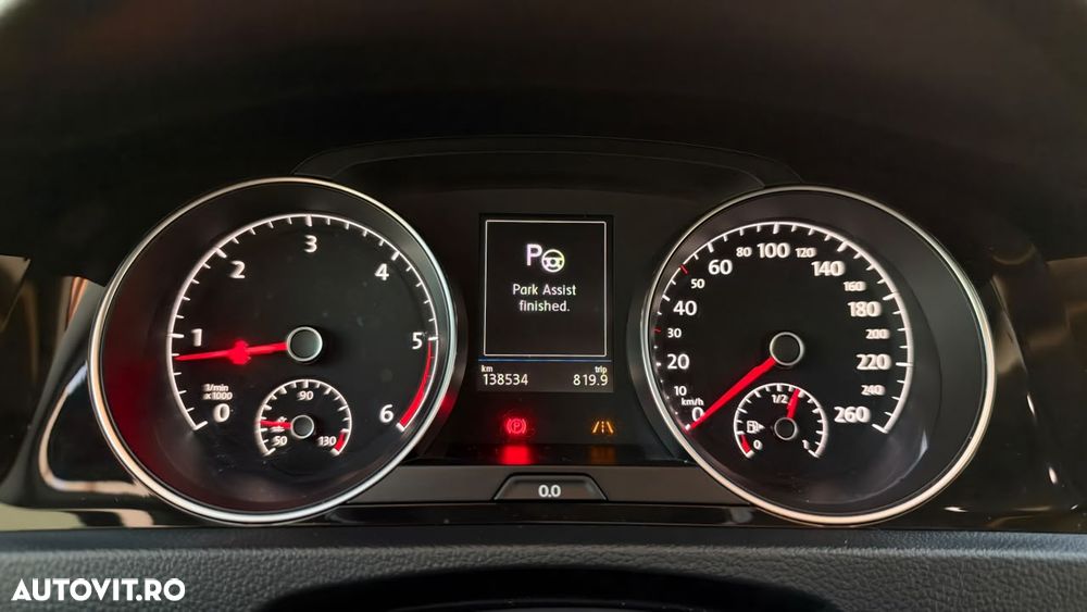 Volkswagen Golf - 28