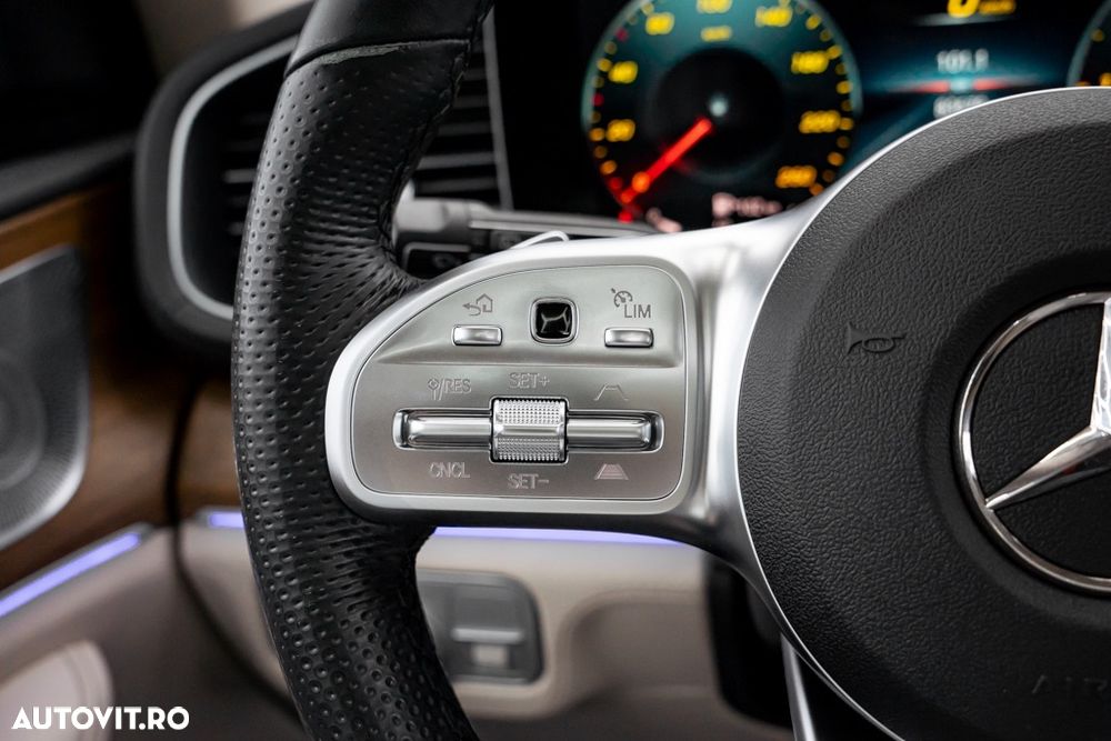 Mercedes-Benz GLS - 34