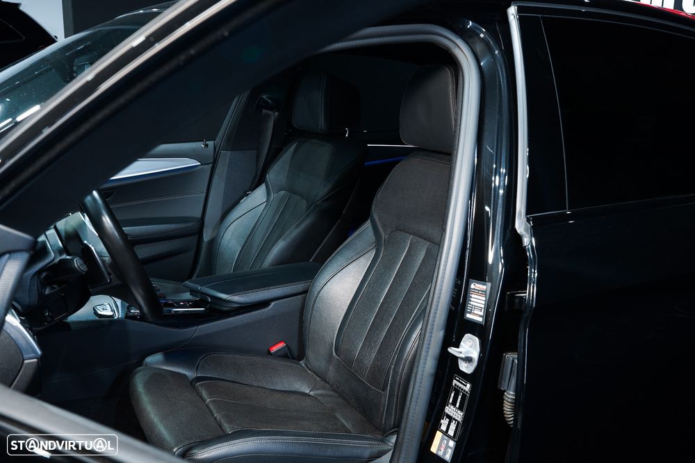BMW 530 e Pack M - 12