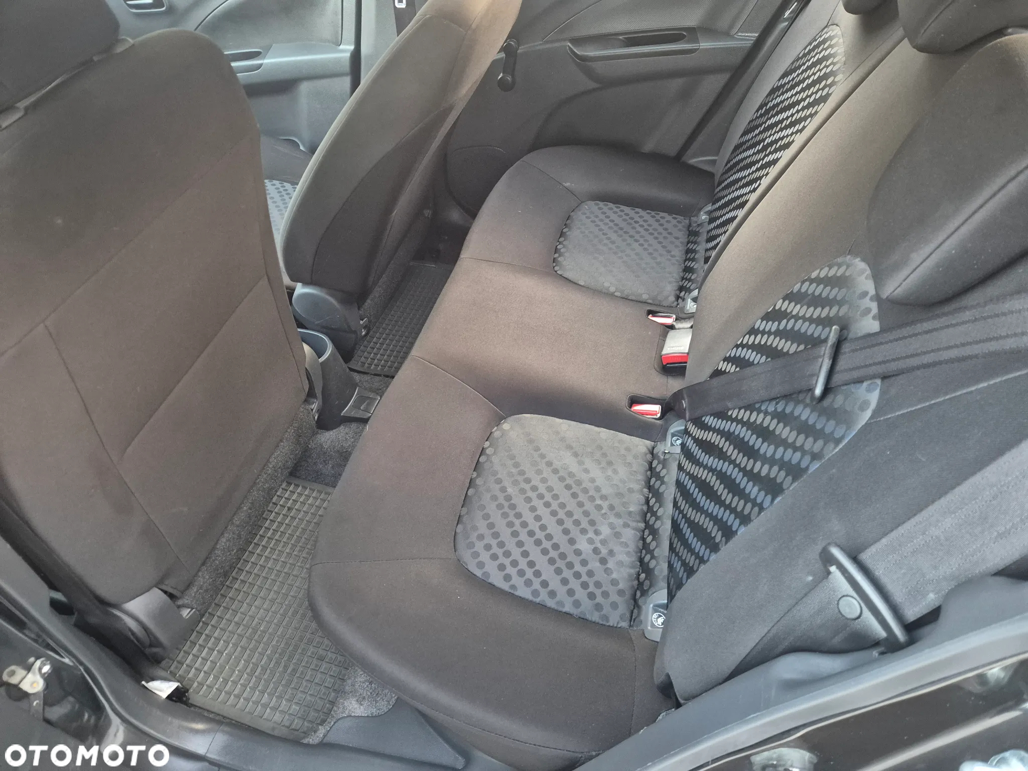 Suzuki Celerio 1.0 Comfort AGS - 16