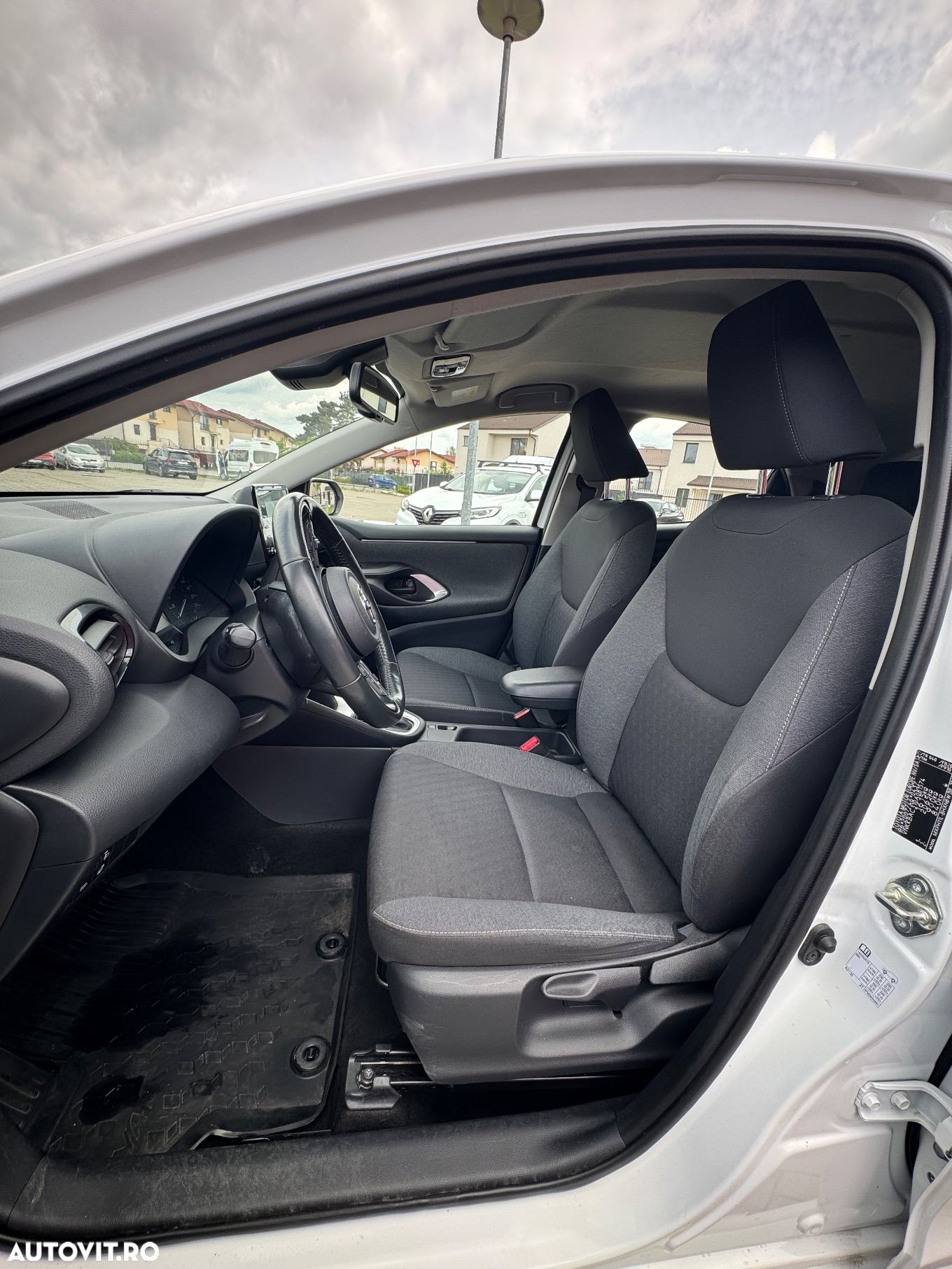 Toyota Yaris 1.5 116 CP HEV Dynamic - 8