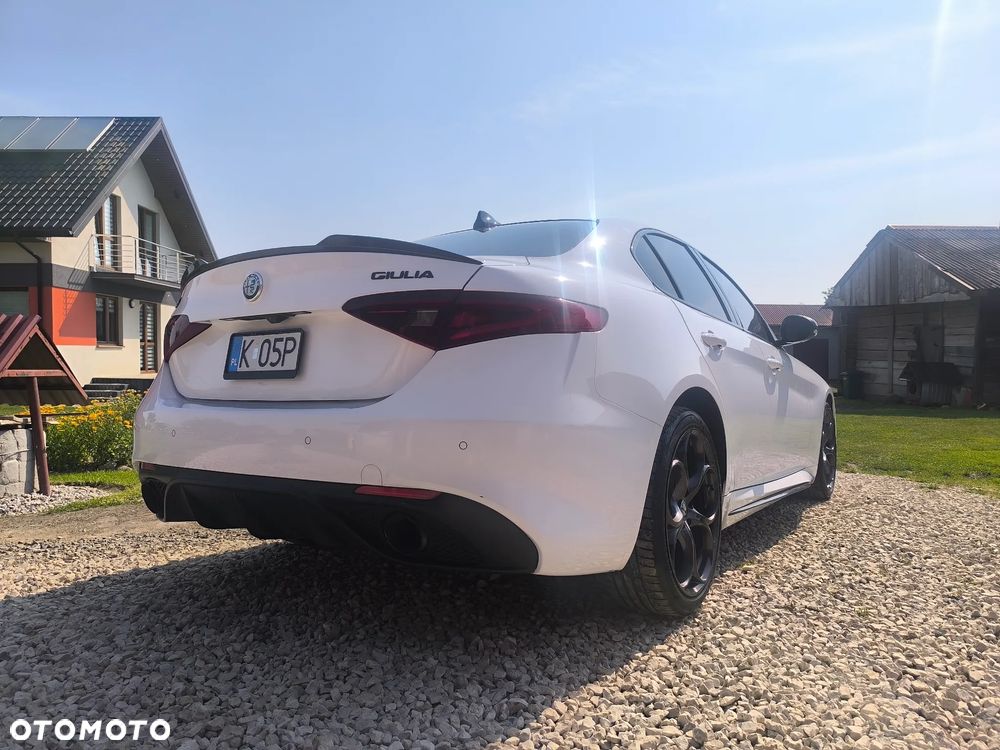 Alfa Romeo Giulia 2.0 Turbo 16V AT8-Q4 Ti - 5