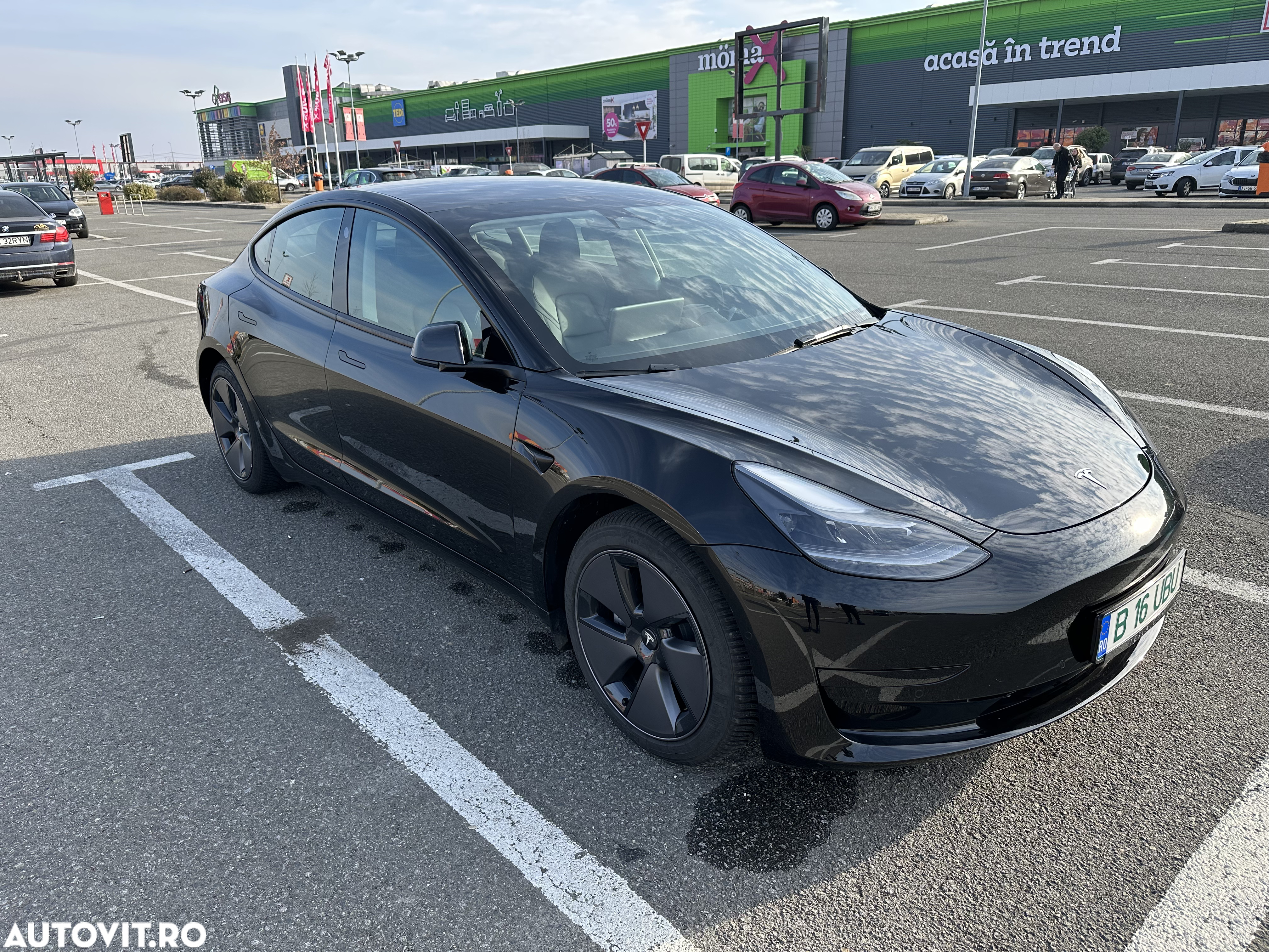 Tesla Model 3 - 3