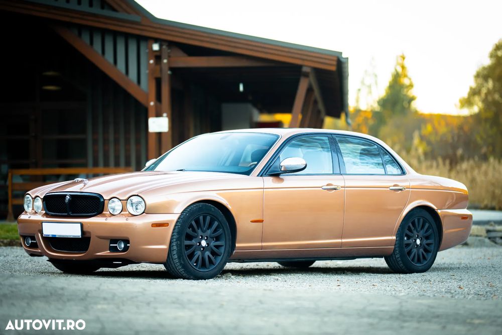 Jaguar XJ XJ8 4.2 V8 Executive Aut - 2
