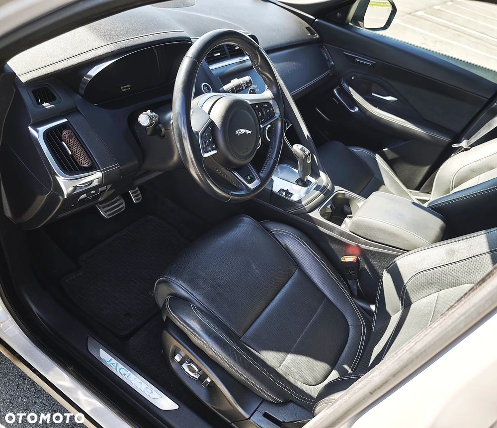 Jaguar E-Pace 2.0 i4P AWD R-Dynamic HSE - 15