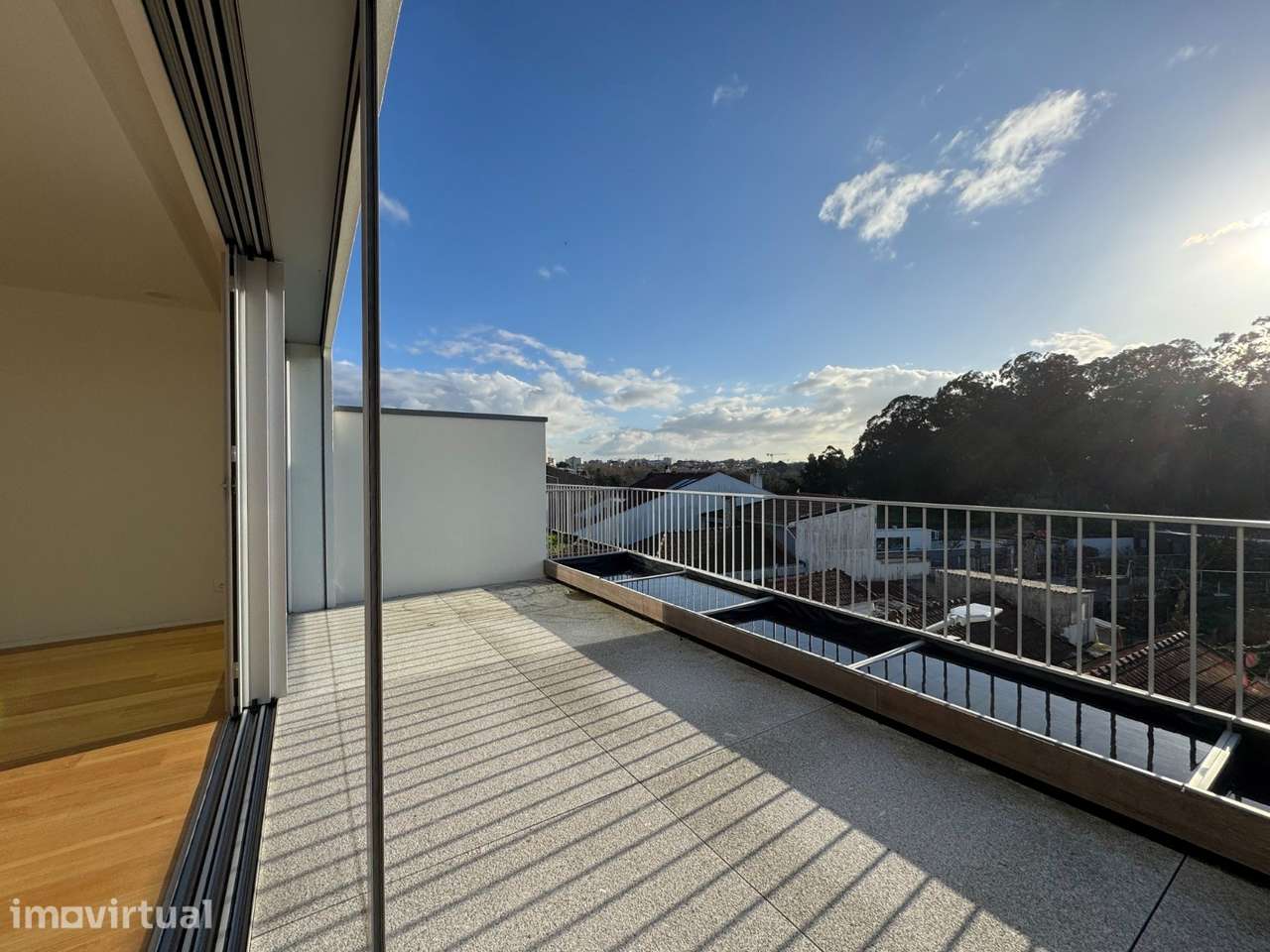 Moradia T4 com 212 m2, varanda e terraço - Grande imagem: 3/26