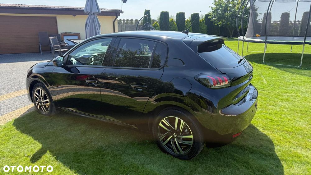 Peugeot 208 - 5
